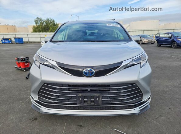 5TDESKFC9PS081293 2023 TOYOTA SIENNA Серебряный Вид спереди