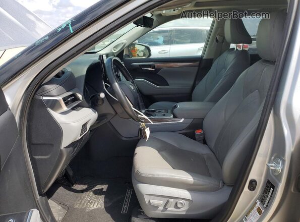 5TDFZRAH4MS084920 2021 TOYOTA HIGHLANDER Silver Սալոնի դիմացի տեսք