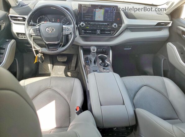 5TDFZRAH4MS084920 2021 TOYOTA HIGHLANDER Silver Առջևի վահանակի տեսք