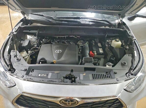 5TDFZRBH9LS043647 2020 TOYOTA HIGHLANDER Серебряный Вид задней части салона
