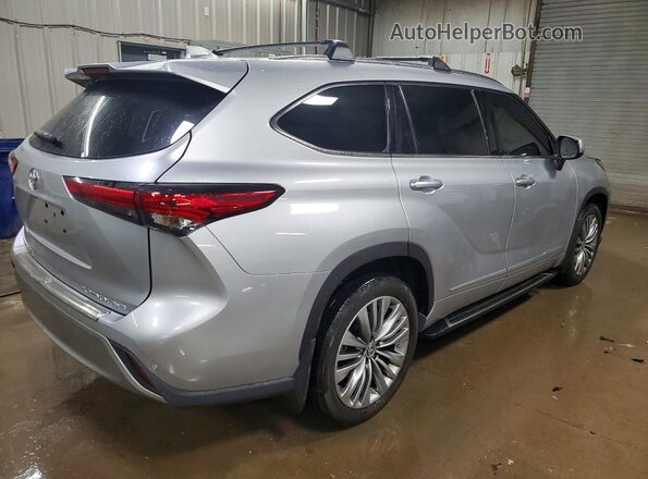 5TDFZRBH9LS043647 2020 TOYOTA HIGHLANDER Серебряный Задняя правая четверть
