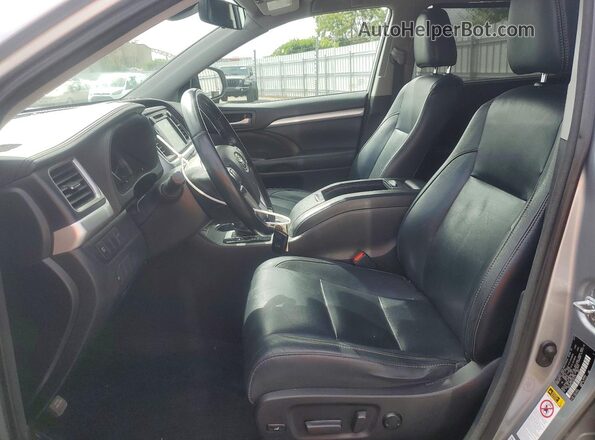 5TDJGRFH4JS041716 2018 TOYOTA HIGHLANDER Серый Вид салона спереди