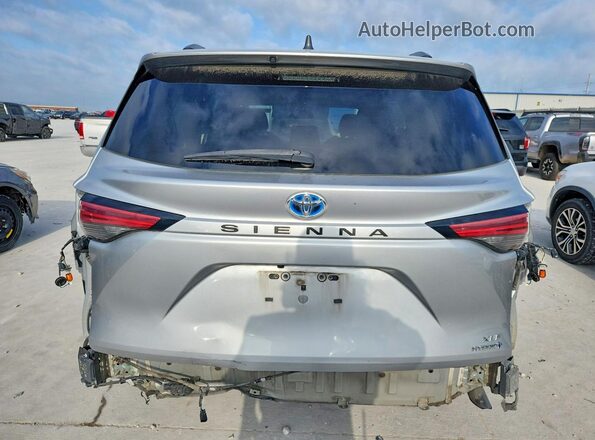 5TDJRKEC3MS033943 2021 TOYOTA SIENNA Silver Вид ззаду