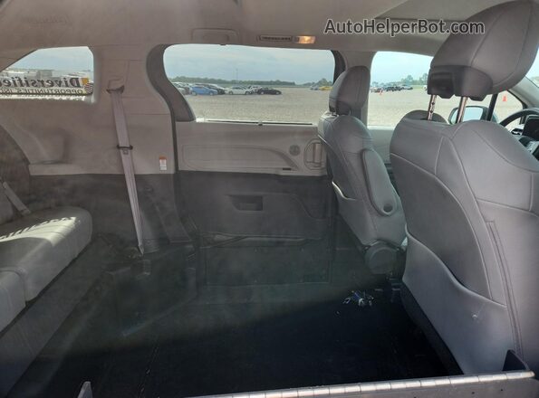5TDJRKEC6MS039901 2021 TOYOTA SIENNA Silver უკანა სალონის ხედი