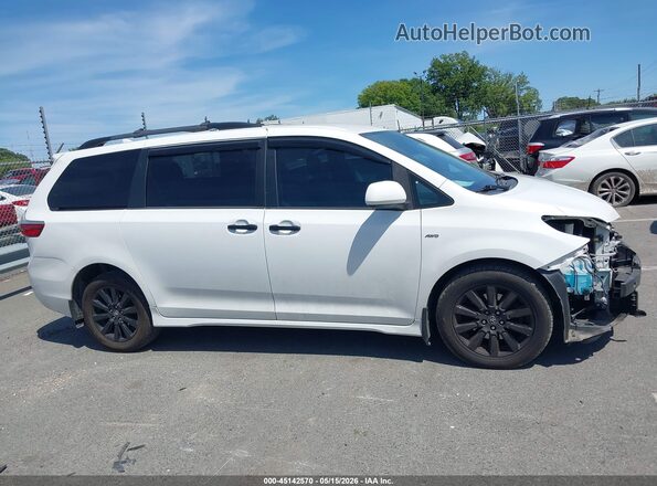 5TDJZ3DC3JS202605 2018 TOYOTA SIENNA White უკანა სალონის ხედი