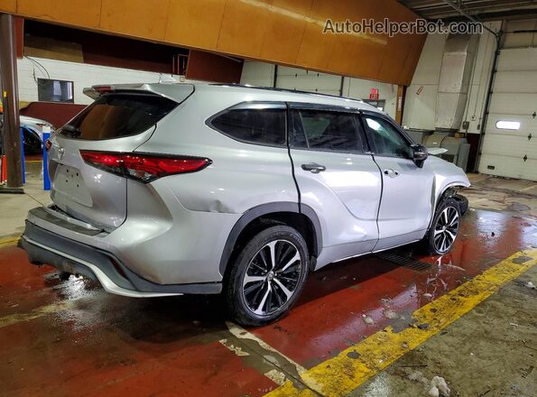 5TDJZRBH5MS069920 2021 TOYOTA HIGHLANDER Серебряный Задняя правая четверть
