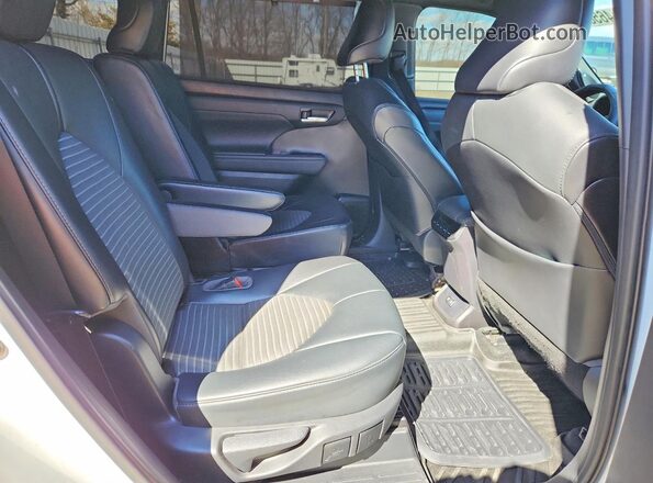 5TDJZRBH6MS119045 2021 TOYOTA HIGHLANDER Белый Вид задних сидений