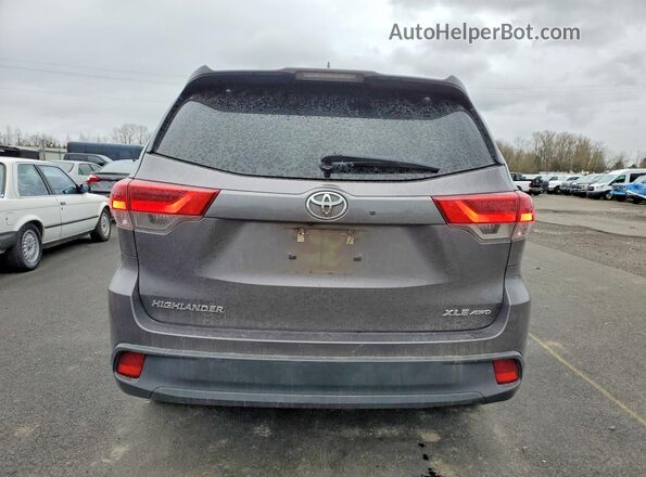 5TDJZRFH0HS422984 2017 TOYOTA LE Серебряный Вид сзади