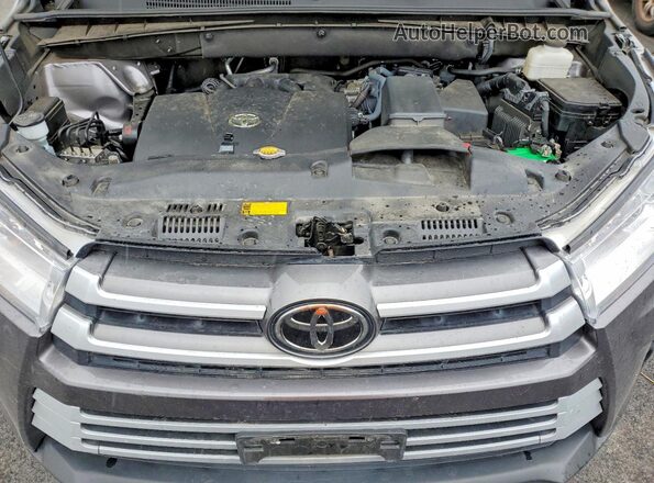 5TDJZRFH0HS422984 2017 TOYOTA LE Серебряный Вид подкапотного пространства