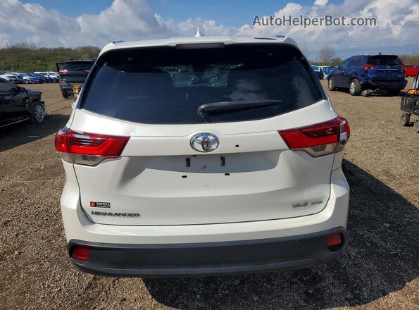 5TDJZRFH0JS525747 2018 TOYOTA HIGHLANDER White Widok z tyłu