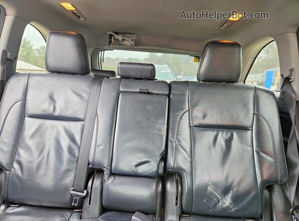 5TDJZRFH0JS539888 2018 TOYOTA HIGHLANDER Silver Rear seats view