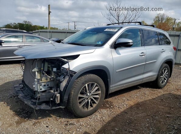 5TDJZRFH0JS552835 2018 TOYOTA HIGHLANDER Silver Vista tres cuartos delantera izquierda