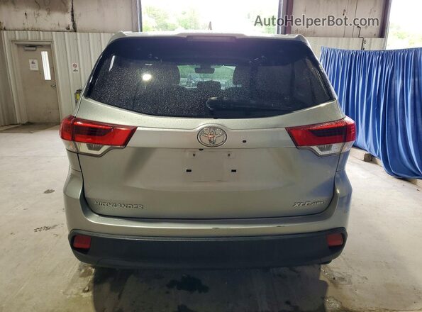 5TDJZRFH0JS872379 2018 TOYOTA HIGHLANDER Серебряный Вид сзади