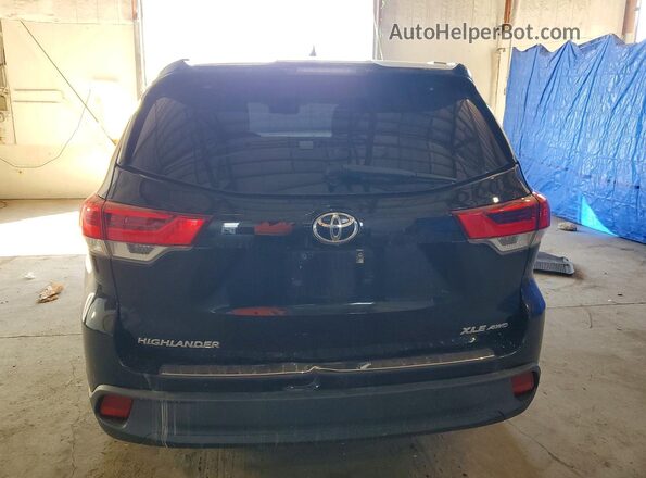 5TDJZRFH0JS893863 2018 TOYOTA HIGHLANDER Black Rear view