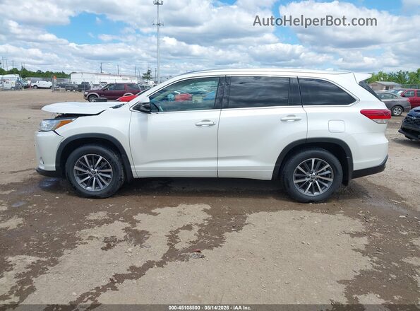5TDJZRFH0JS912508 2018 TOYOTA HIGHLANDER White Widok wnętrza 360 stopni