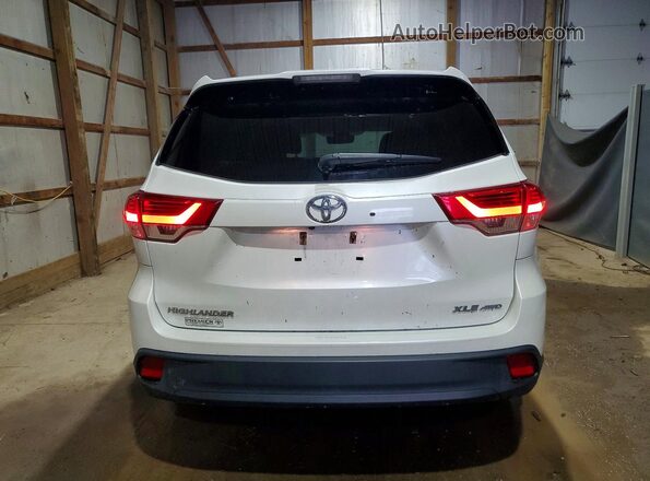 5TDJZRFH0KS563786 2019 TOYOTA HIGHLANDER Белый Вид сзади