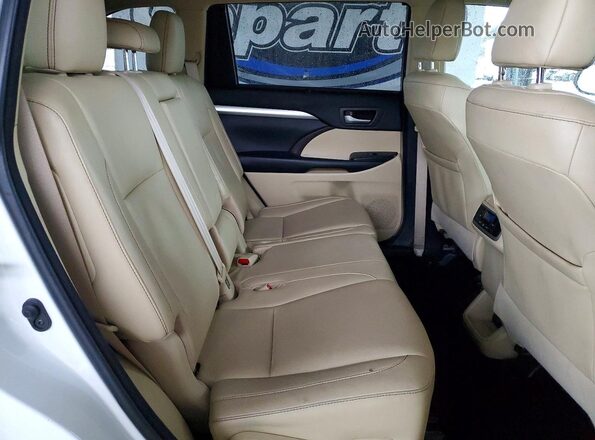 5TDJZRFH1JS902960 2018 TOYOTA HIGHLANDER White უკანა სალონის ხედი