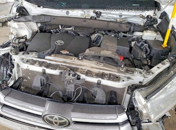 5TDJZRFH1JS902960 2018 TOYOTA HIGHLANDER White ძრავის განყოფილების ხედი