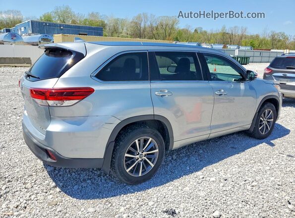 5TDJZRFH2HS438801 2017 TOYOTA HIGHLANDER Серебряный Задняя правая четверть