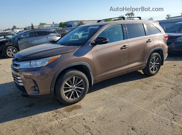 5TDJZRFH2HS447644 2017 TOYOTA HIGHLANDER Brown წინა მარცხენა ხედი სამი მეოთხედიდან