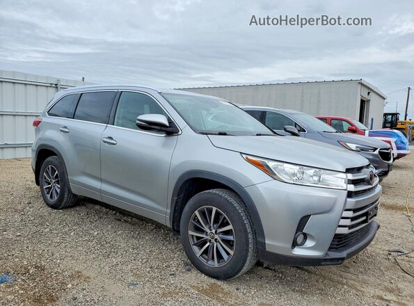 5TDJZRFH2JS523403 2018 TOYOTA HIGHLANDER Silver Delantero derecho