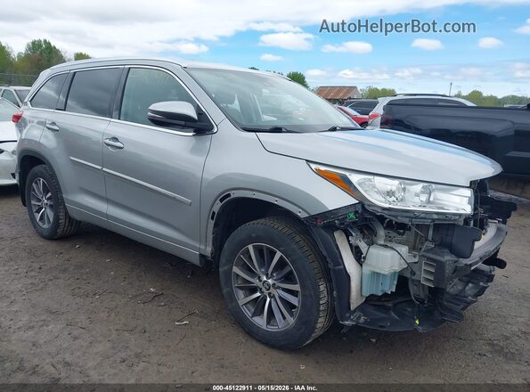 5TDJZRFH2JS808280 2018 TOYOTA HIGHLANDER Silver Delantero derecho