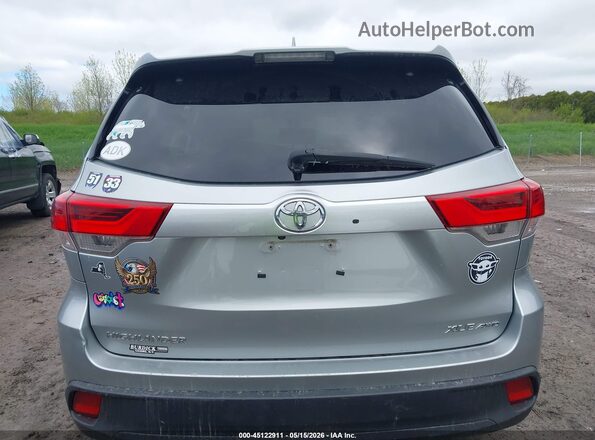 5TDJZRFH2JS808280 2018 TOYOTA HIGHLANDER Silver 