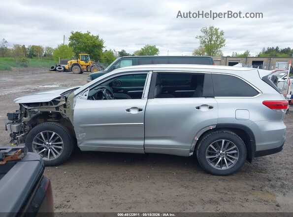 5TDJZRFH2JS808280 2018 TOYOTA HIGHLANDER Silver 