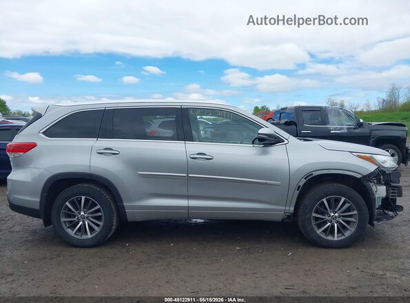 5TDJZRFH2JS808280 2018 TOYOTA HIGHLANDER Silver Vista interior de 360 grados