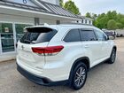 2019 Toyota Highlander Xle White vin: 5TDJZRFH4KS588142