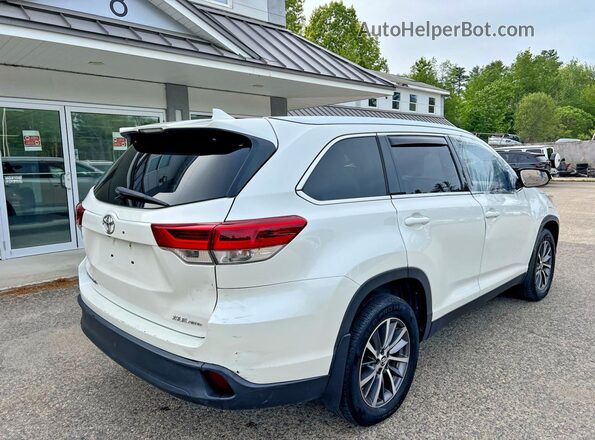 5TDJZRFH4KS588142 2019 TOYOTA HIGHLANDER White Przód prawy