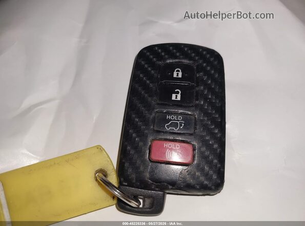 5TDJZRFH5HS398939 2017 TOYOTA HIGHLANDER Красный Вид панели приборов