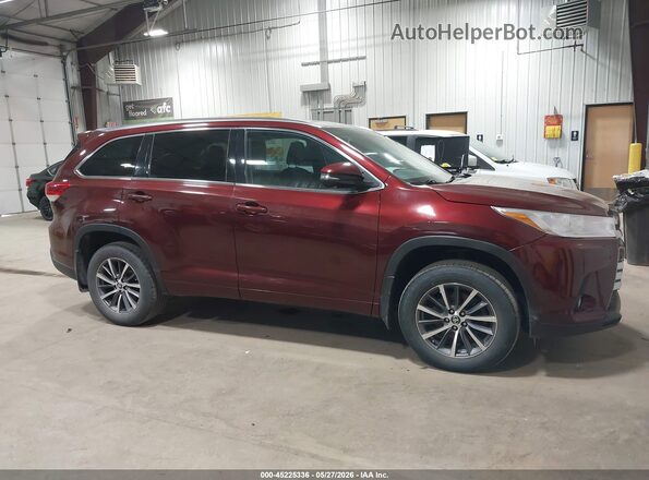 5TDJZRFH5HS398939 2017 TOYOTA HIGHLANDER Красный Вид задней части салона