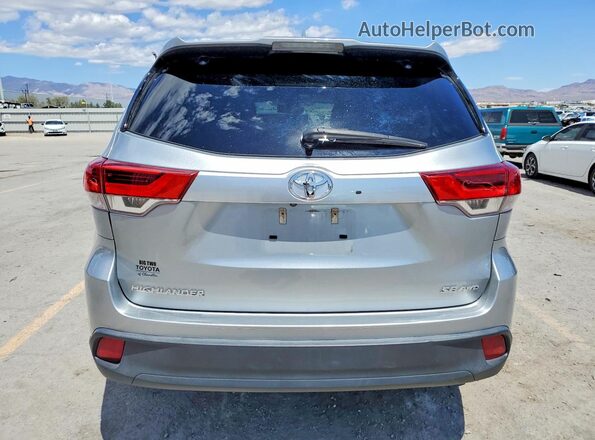 5TDJZRFH5HS413990 2017 TOYOTA HIGHLANDER Серебряный Вид сзади