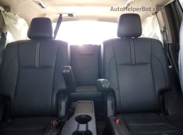 5TDJZRFH5HS413990 2017 TOYOTA HIGHLANDER Серебряный Вид задних сидений