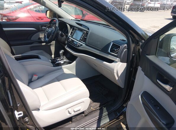 5TDJZRFH5JS546609 2018 TOYOTA HIGHLANDER Black Front interior view