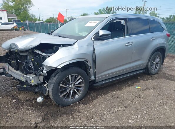 5TDJZRFH6HS369529 2017 TOYOTA LE Серебряный Передняя левая четверть