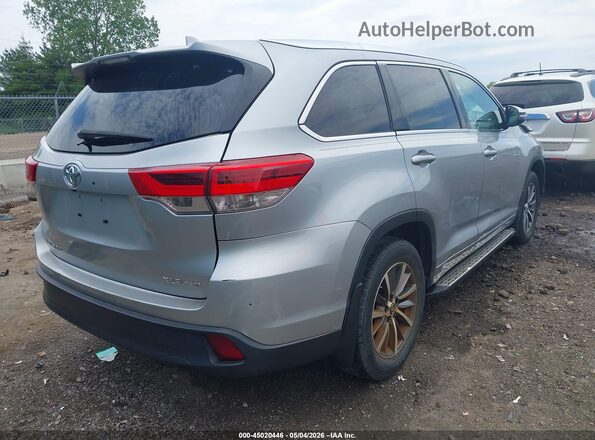 5TDJZRFH6HS369529 2017 TOYOTA LE Серебряный Задняя правая четверть