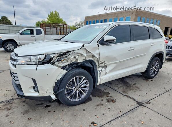 5TDJZRFH6JS875674 2018 TOYOTA HIGHLANDER Белый Передняя левая четверть