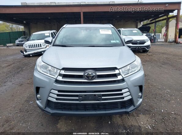 5TDJZRFH7JS485439 2018 TOYOTA LE Серый Вид щитка приборов