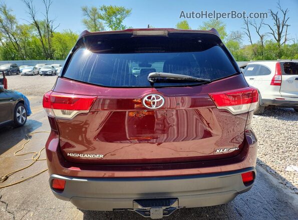5TDJZRFH7JS818769 2018 TOYOTA HIGHLANDER Бордовый Вид сзади