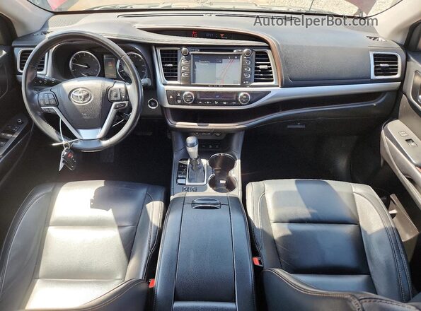 5TDJZRFH7JS818769 2018 TOYOTA HIGHLANDER Бордовый Вид панели приборов