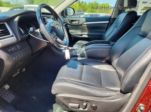 5TDJZRFH7JS818769 2018 TOYOTA HIGHLANDER Бордовый Вид салона спереди