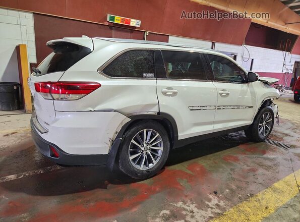 5TDJZRFH7KS572744 2019 TOYOTA HIGHLANDER White Задня права чверть