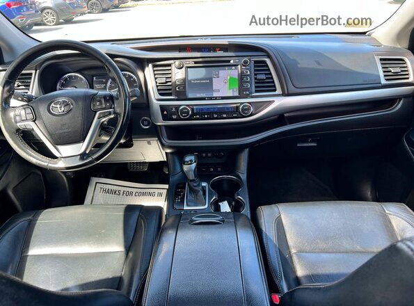5TDJZRFH8HS357253 2017 TOYOTA LE White Widok zestawu wskaźników