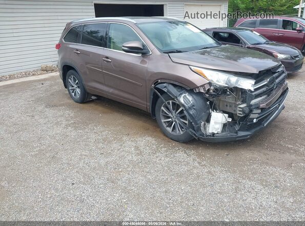 5TDJZRFH8HS474864 2017 TOYOTA LE Оранжевый Передняя правая четверть