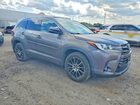 2018 Toyota Highlander Se Gray vin: 5TDJZRFH8JS496918