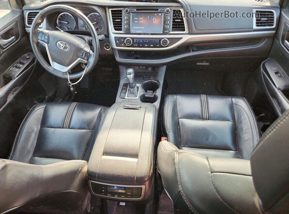 5TDJZRFH8JS554770 2018 TOYOTA HIGHLANDER Черный Вид панели приборов