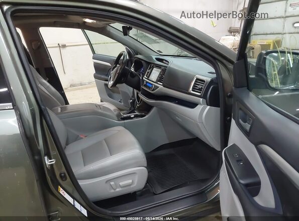 5TDJZRFH8JS891021 2018 TOYOTA LE Green Vista interior delantera