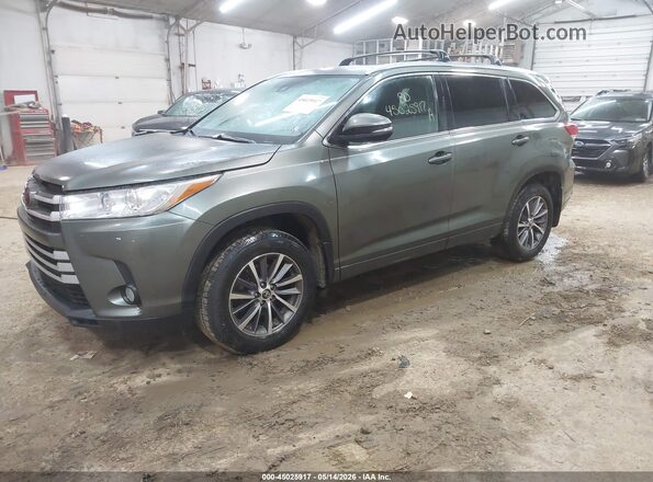 5TDJZRFH8JS891021 2018 TOYOTA LE Green Vista tres cuartos delantera izquierda